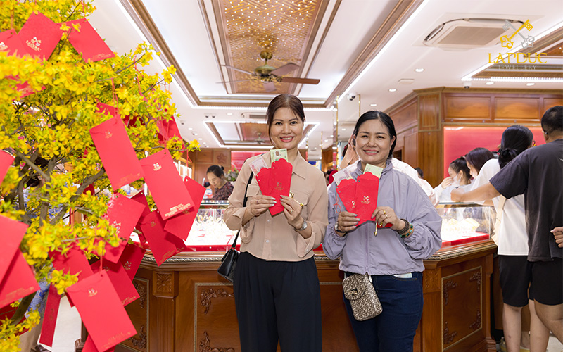 Rộn ràng Ngày Vía Thần Tài tại Lập Đức Jewellery: Trao lộc đầu xuân, gửi trọn thịnh vượng 5