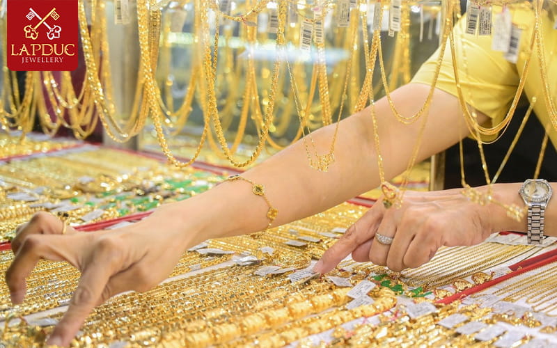 Gi&aacute; v&agrave;ng 24K h&ocirc;m nay bao nhi&ecirc;u 1 chỉ